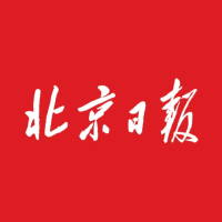  老年人网络沉迷问题凸显；家庭陪伴与平台责任需并重。 情感心理