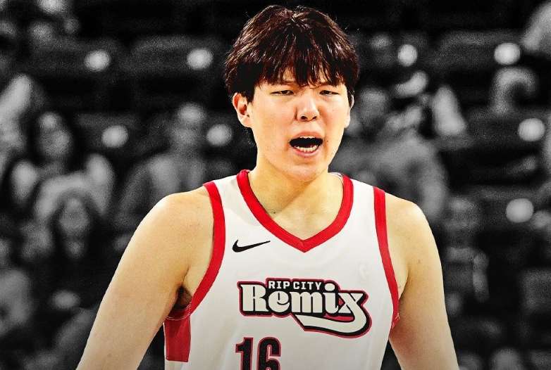  那场29分逆转未遂的季后赛里，藏着杨瀚森没说出口的倔强 体育新闻