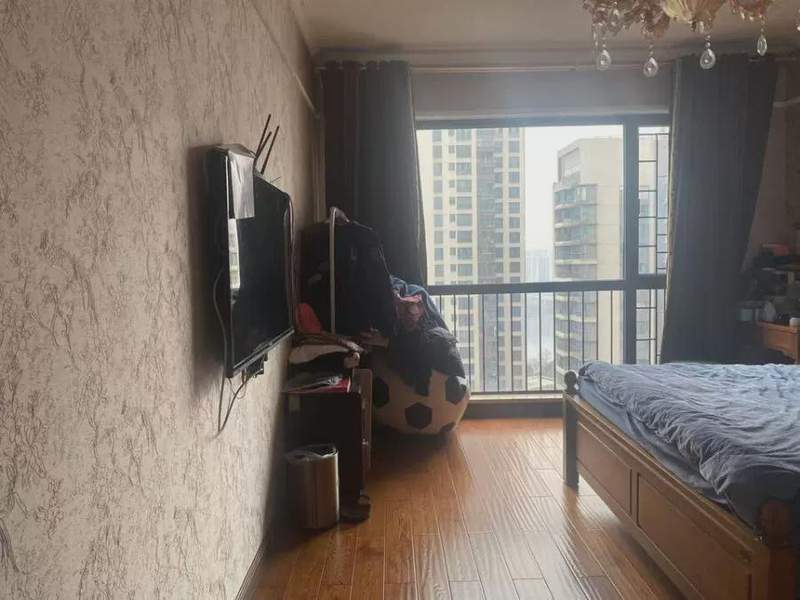  法拍房市场的微观经济学：柳州荣和天誉241万成交案例深度复盘 房产家居